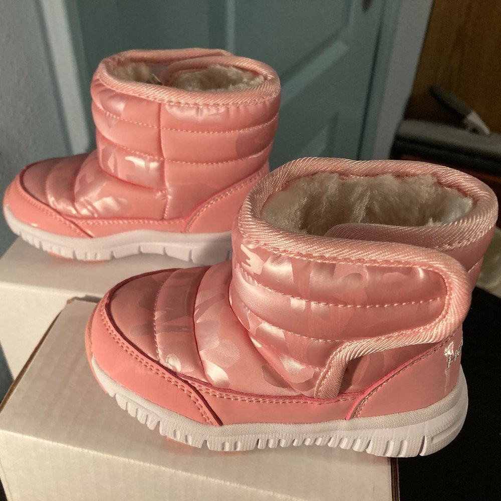 HOBIBEAR Toddler Snow Boots Waterproof Slip Resistant Outdoor Winter Pink-Size 2